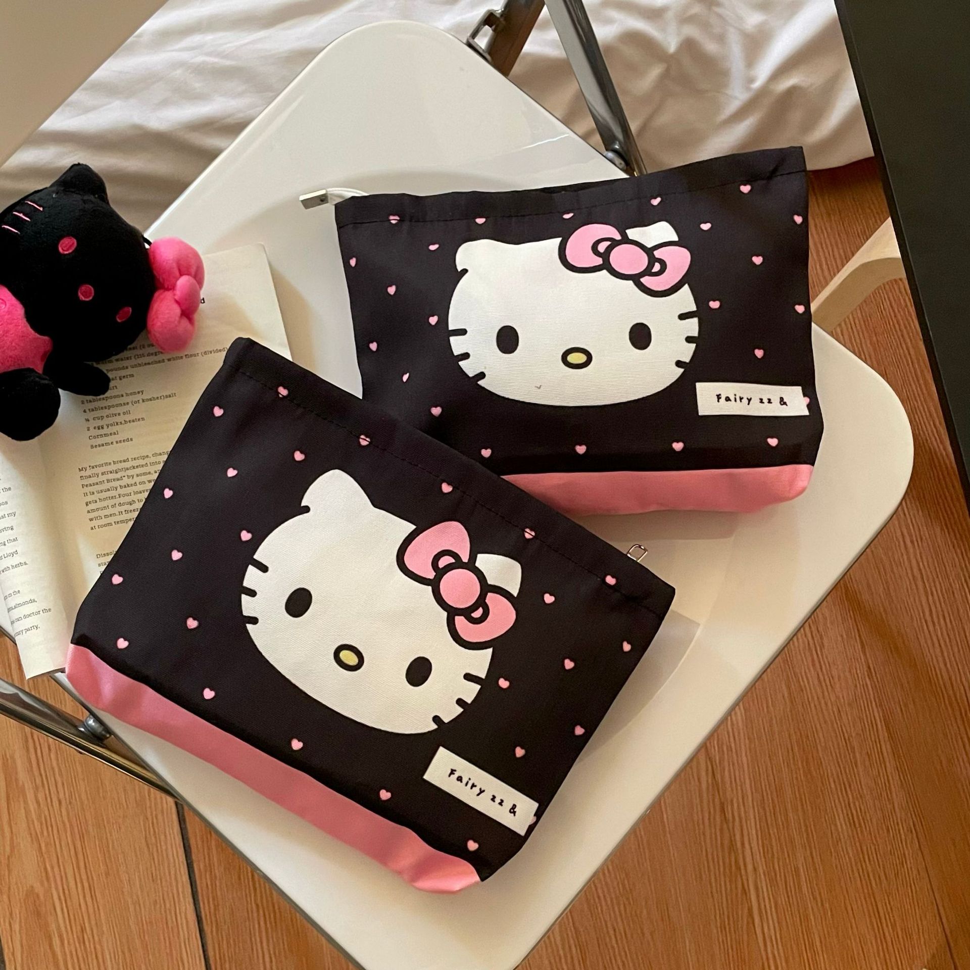Black sweetheart cat inner liner bag, makeup bag, women's portable travel cosmetics storage bag, middle bag, toiletry bag details Picture