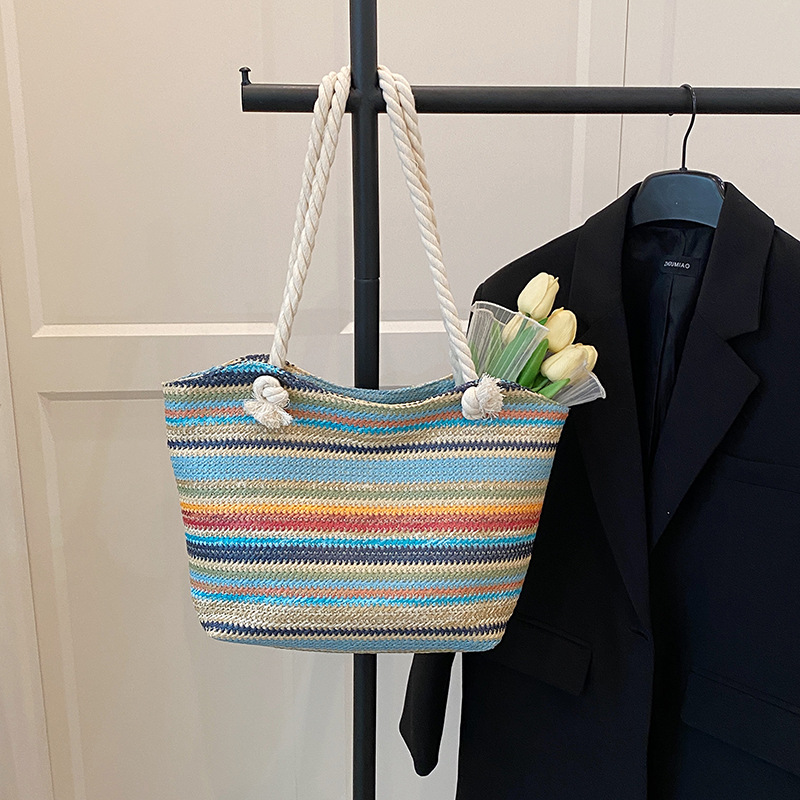 Korean version underarm tote bag for women 2025 Summer New color-blocking fashion tote bag, trendy straw woven casual single-shoulder bag Specification drawing