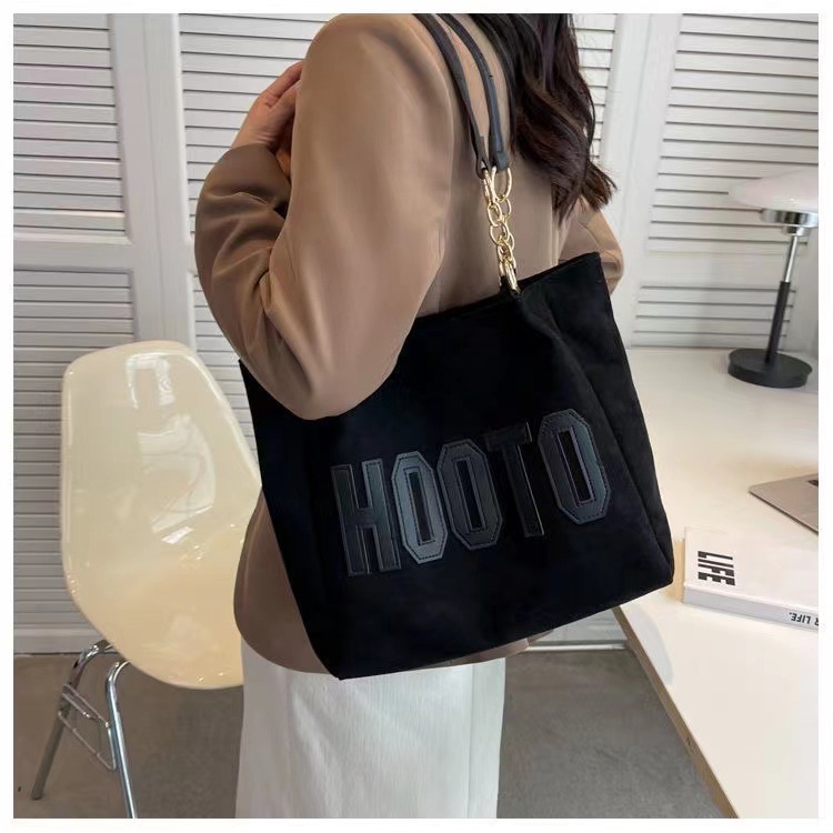 Best-selling women's bags, large-capacity bags, 2023 new Korean style popular letter college student class shoulder bags, tote bags Application Scenario