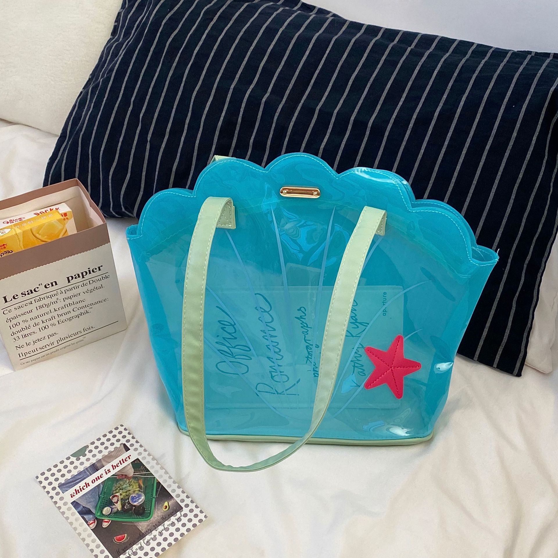 High appearance level transparent shell bag, new summer PVC beach bag, cute waterproof single-shoulder bag, versatile handbag for women full figure