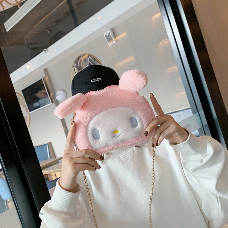 2021 Fashionable new bags: single-shoulder small coin purse, cosmetic bag, cool bag, bear crossbody bag, personalized and trendy plush bag full figure