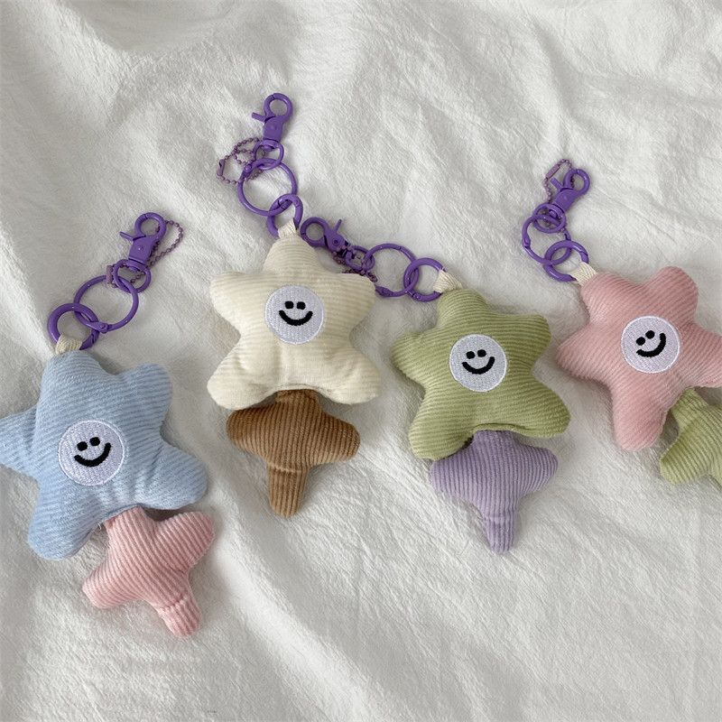 19213 Little Flower smiling keychain Pendant, cute and ins-style schoolbag pendant, fabric decoration, student gift Application Scenario