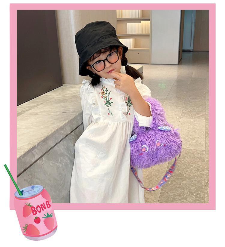 2024 New style of cute Korean plush single-shoulder crossbody bag with a girlish heart and cartoon monsters. Children's crossbody bag details Picture