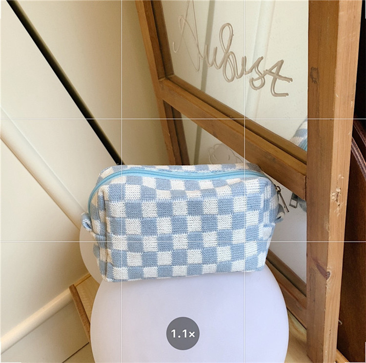 11173 Korean ins knitted checkered color-blocking wool grid cosmetic storage and organization bag, student pen case Item Picture