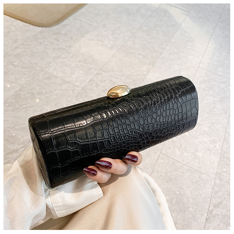 Warm brown crocodile-patterned long baguette bag, clutch bag, trendy motorcycle, date, party, and irregular-shaped bag for autumn and winter Item Picture