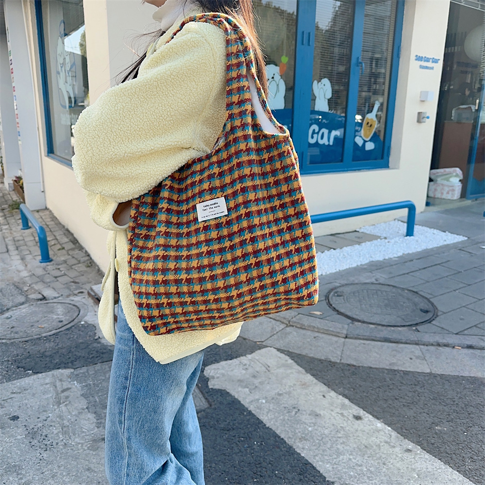 31292 Autumn and Winter woolen single-shoulder bag, retro style, children's class canvas bag, tote bag, large capacity vest bag Application Scenario