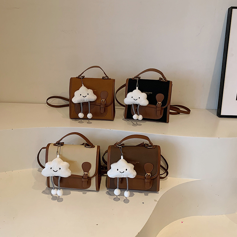 The retro and fashionable backpack of 2024, a niche and versatile color-blocking handbag, is selling well as a casual backpack for students' classes full figure