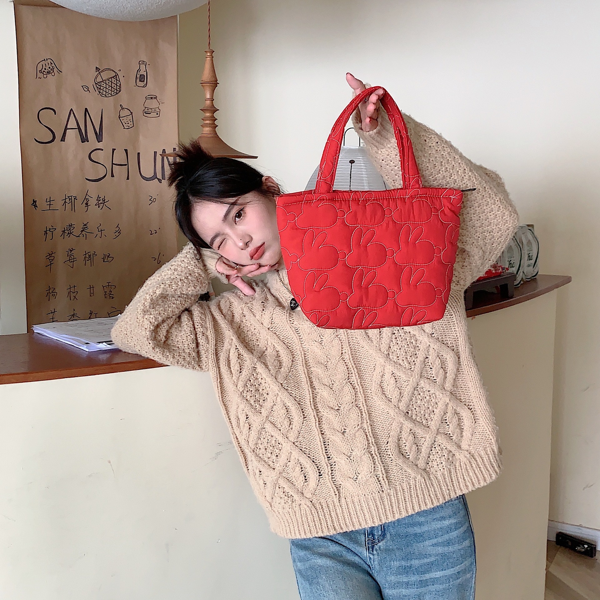32112 Soft quilted rabbit handbag, Korean-style ins portable handbag and bento bag Application Scenario