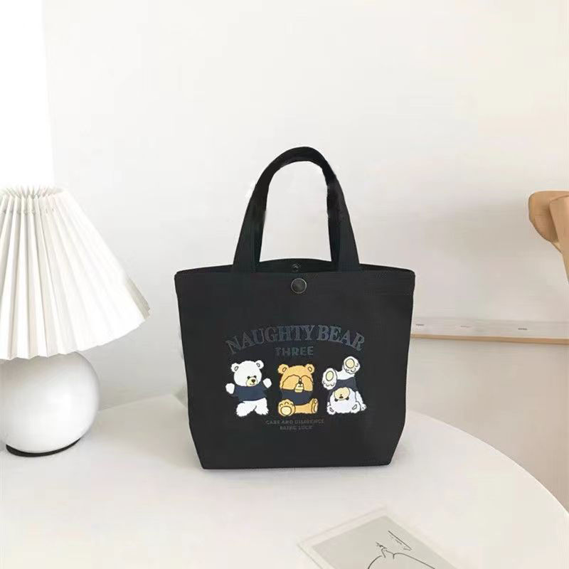 Canvas bag, small and versatile handbag, female student lunch box bag, simple hand-held bag, office worker lunch box bag Application Scenario