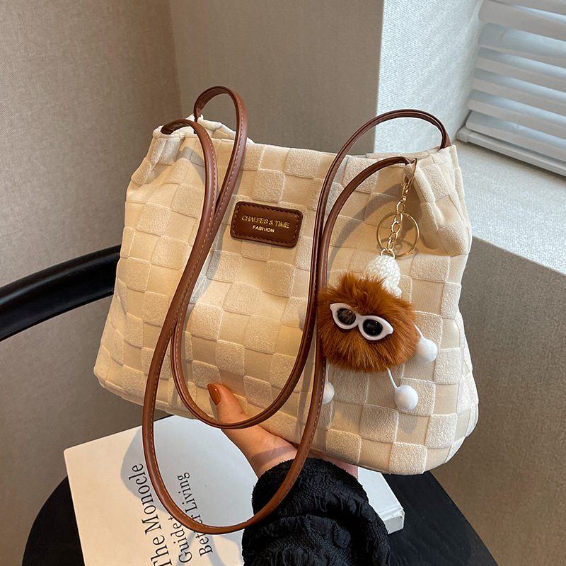 This year's popular bags: large-capacity women's 2023 new summer versatile single-shoulder bag, canvas texture commuter tote bag full figure