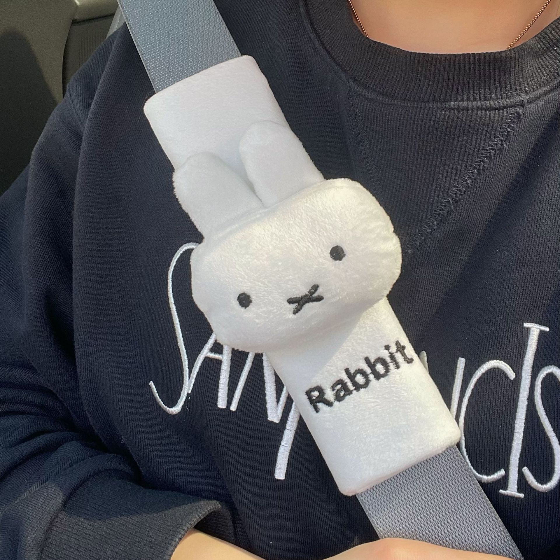 Japanese-style cartoon seat belts and shoulder guards, cute rabbit and bear car ornaments, car animal pattern interior decorations Application Scenario