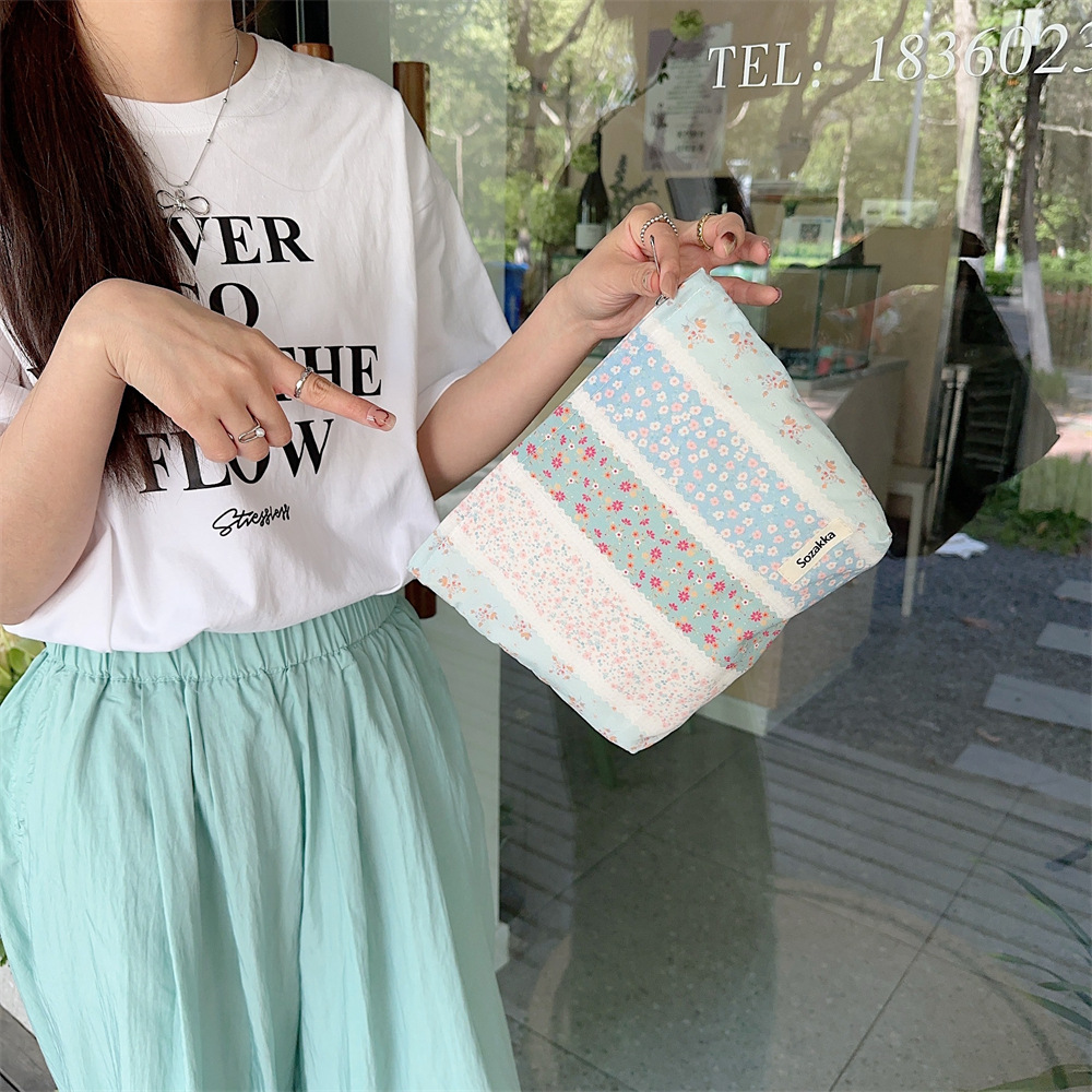 3432 ins fresh and delicate rose makeup bag, large-capacity portable inner liner bag, skincare and toiletries bag, storage bag Specification drawing