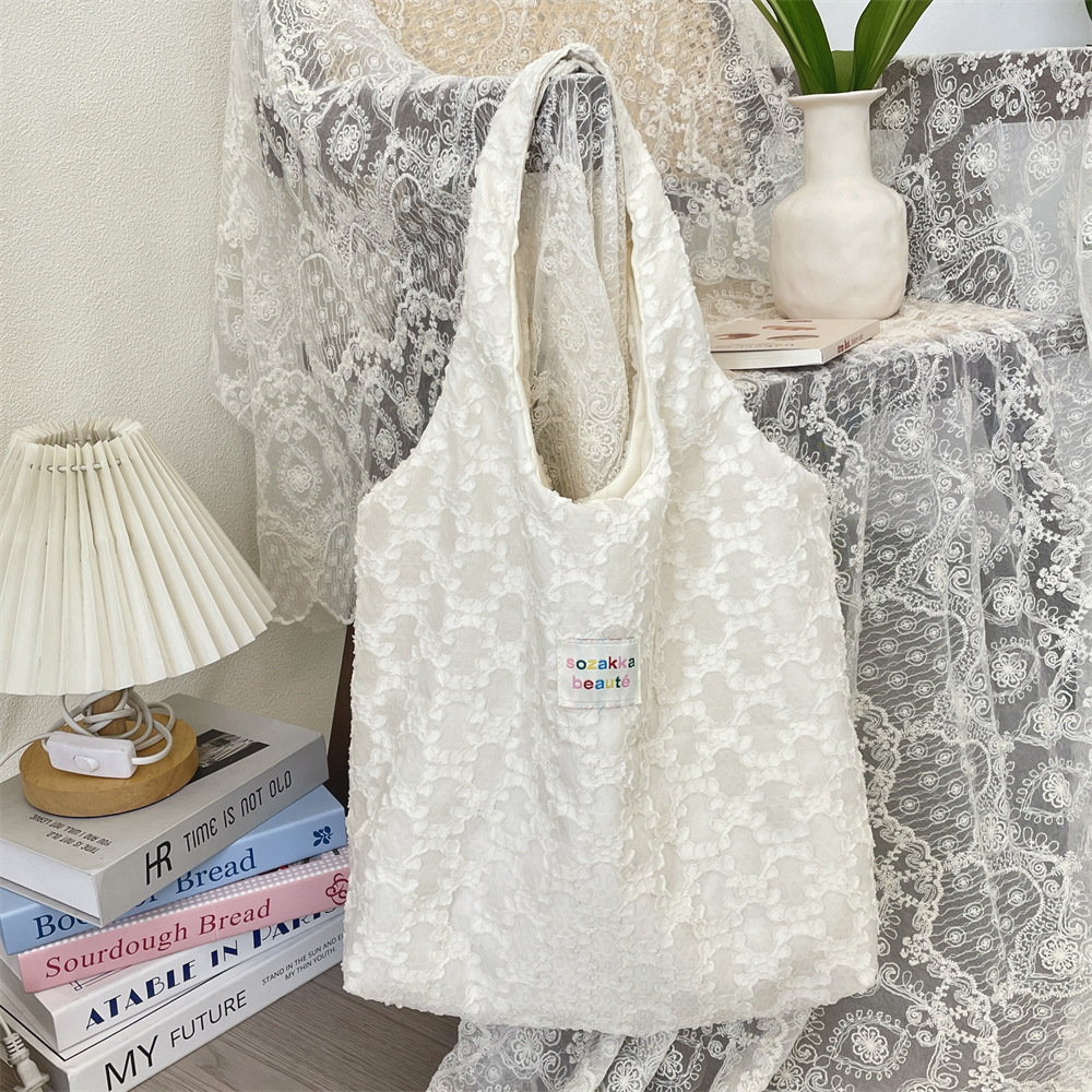 53144 Korean-style design jacquard vest bag, three-dimensional small flower beaded underarm bag, female student single-shoulder bag Application Scenario