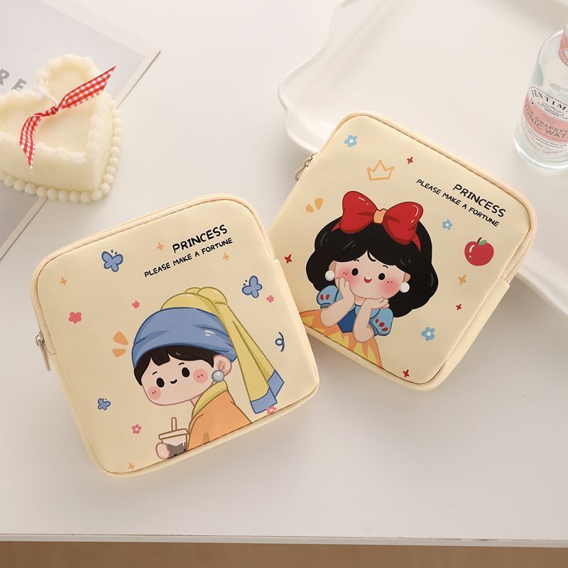 Sanitary napkin storage bag, student menstrual care bag, girl's heart portable sanitary napkin bag, large-capacity storage bag full figure
