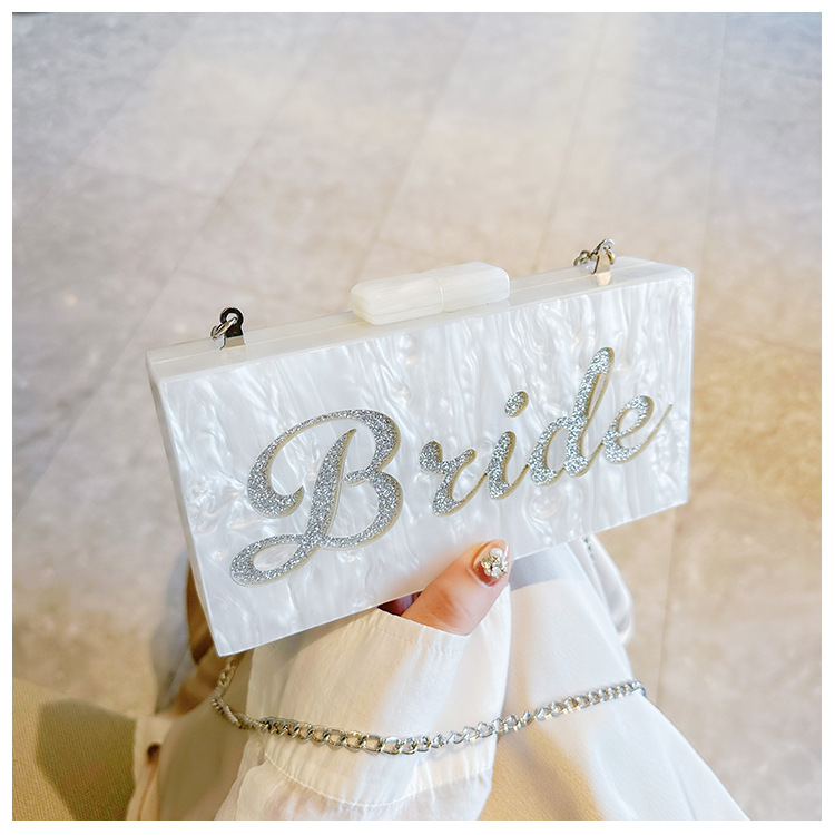 Ladies' new fashionable hundred-tower white pearlescent letter-sequined acrylic bag, exquisite cross-cut banquet dress bag Specification drawing