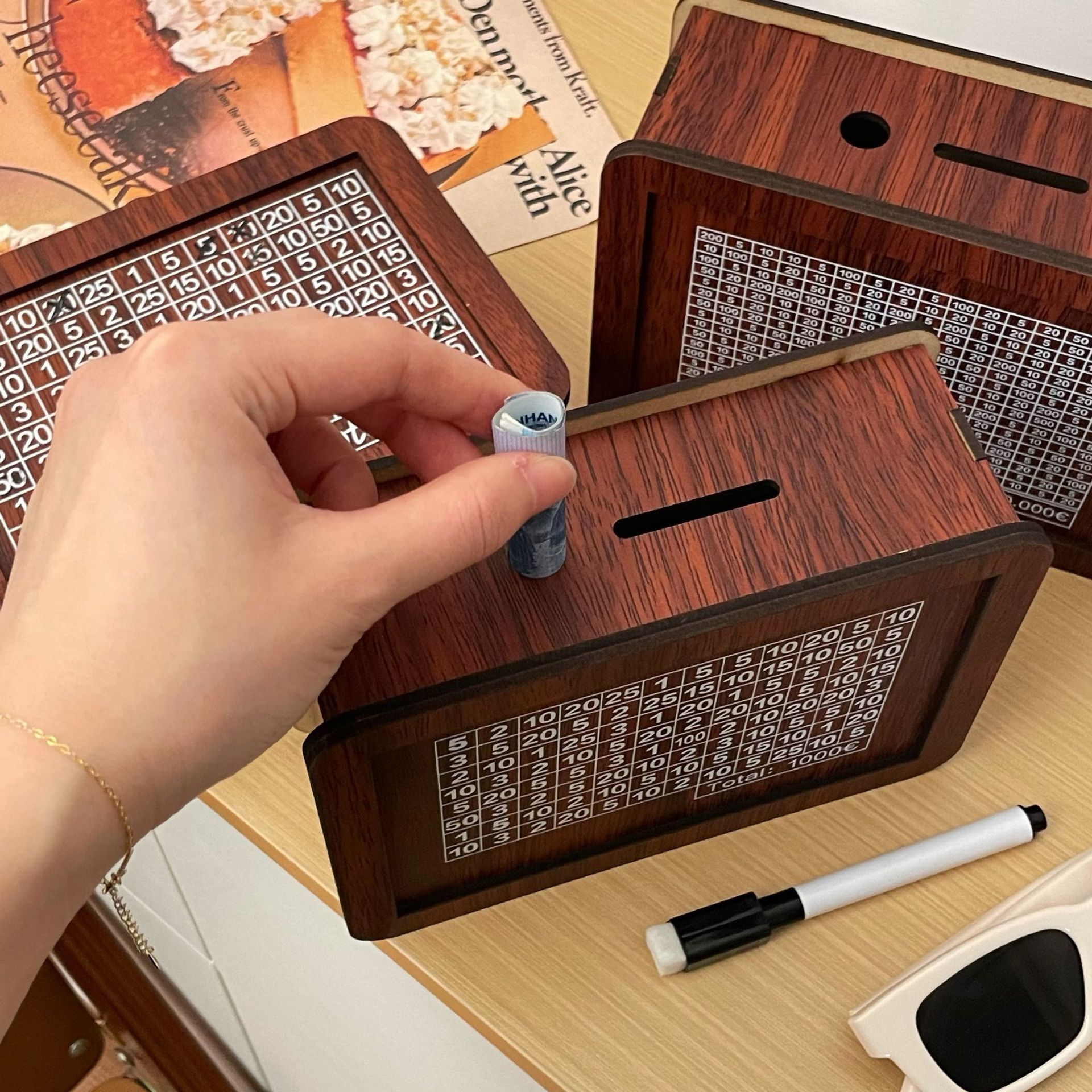 New retro wooden piggy bank, creative digital piggy bank, large capacity, only in, no out, popular desktop decoration details Picture