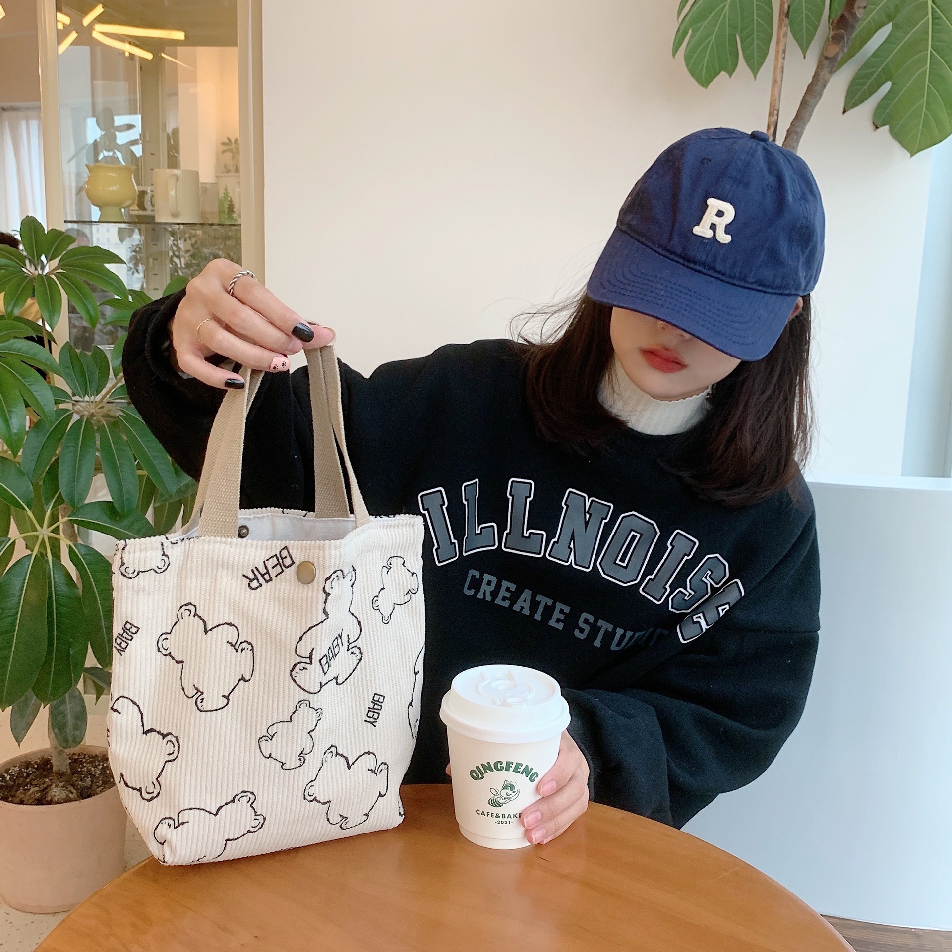 0571baby Bear Corduroy Bento Bag, Portable large-capacity storage bag, Lunch box, hand-carry bag details Picture
