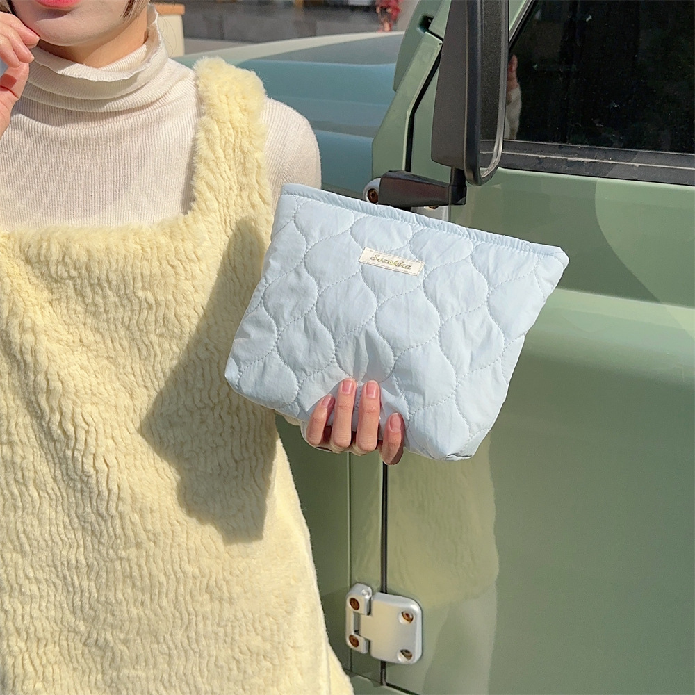 31294 Korean-style fresh and light pink quilted clutch bag, cosmetic bag, loose change storage bag, large-capacity inner liner bag for women details Picture