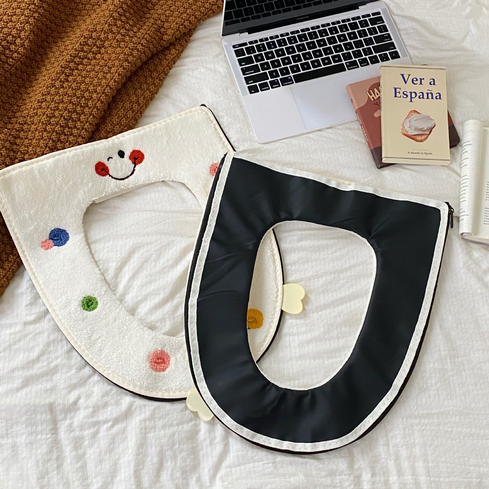 Smiling Face Toilet Seat Cushion 2025 New Style Home all-season comfortable cotton fleece thickened anti-freezing plush toilet seat cover details Picture