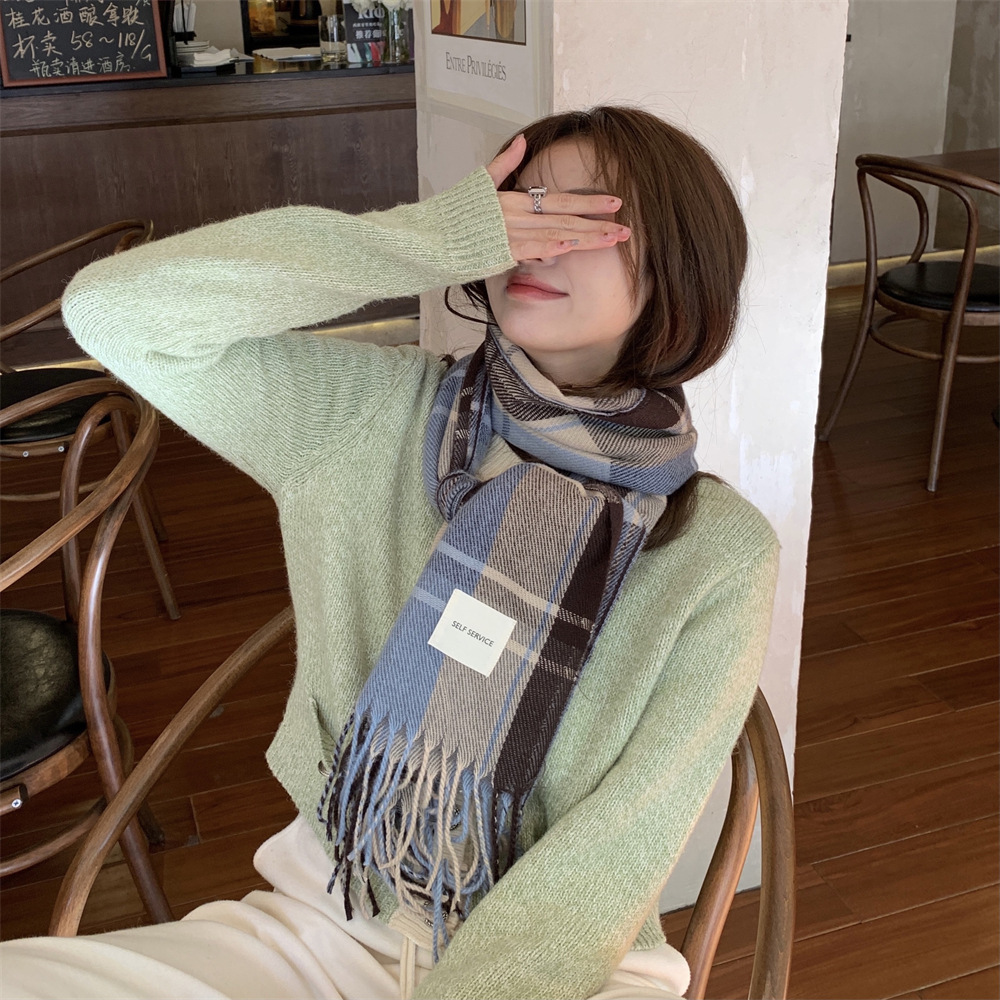 The 11144 autumn and winter new style of atmosphere retro checkered scarf is versatile, thickened, and student-style Korean style, warm, simple and trendy full figure