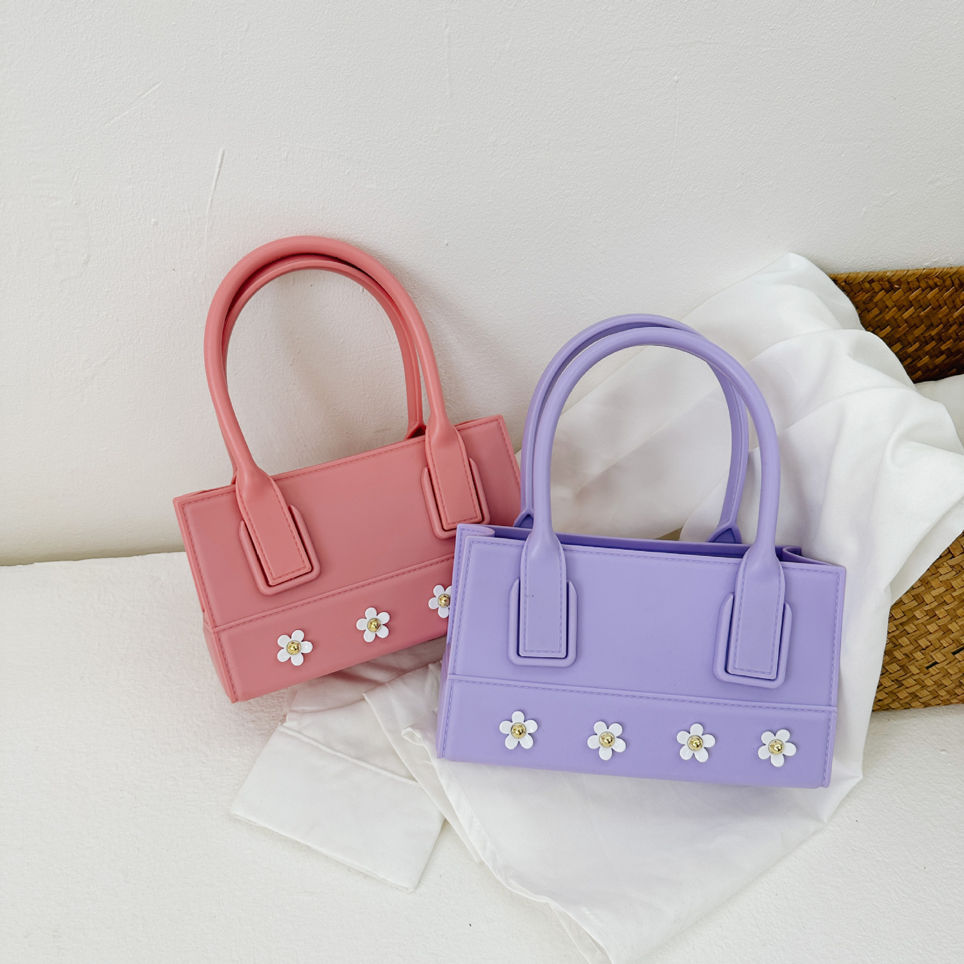 2025 New style jelly bag, women's bag, pvc bag, small flower bag, handbag, ins style creative Application Scenario