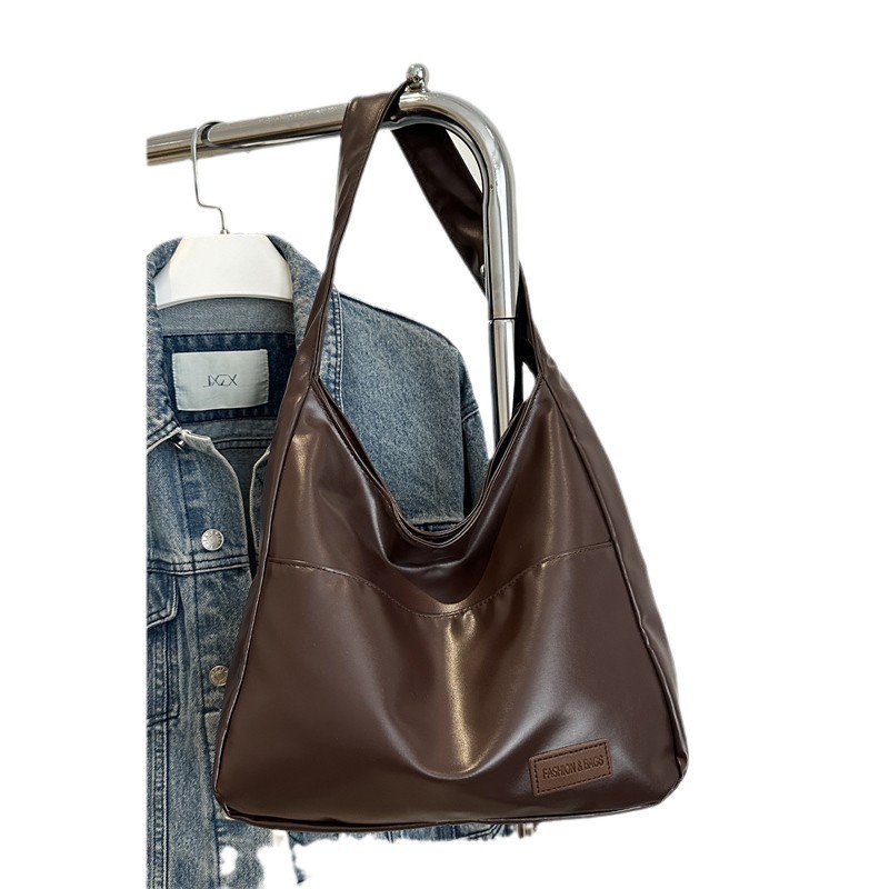A new, stylish and versatile single-shoulder bag with a large capacity for daily use and a solid color commuting crossbody bag Item Picture