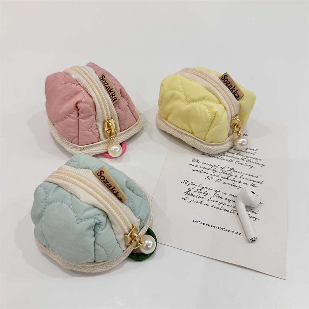 39182 Simple, heart-shaped, cute and soft, suitable airpods case, earphone case, portable small bag Specification drawing