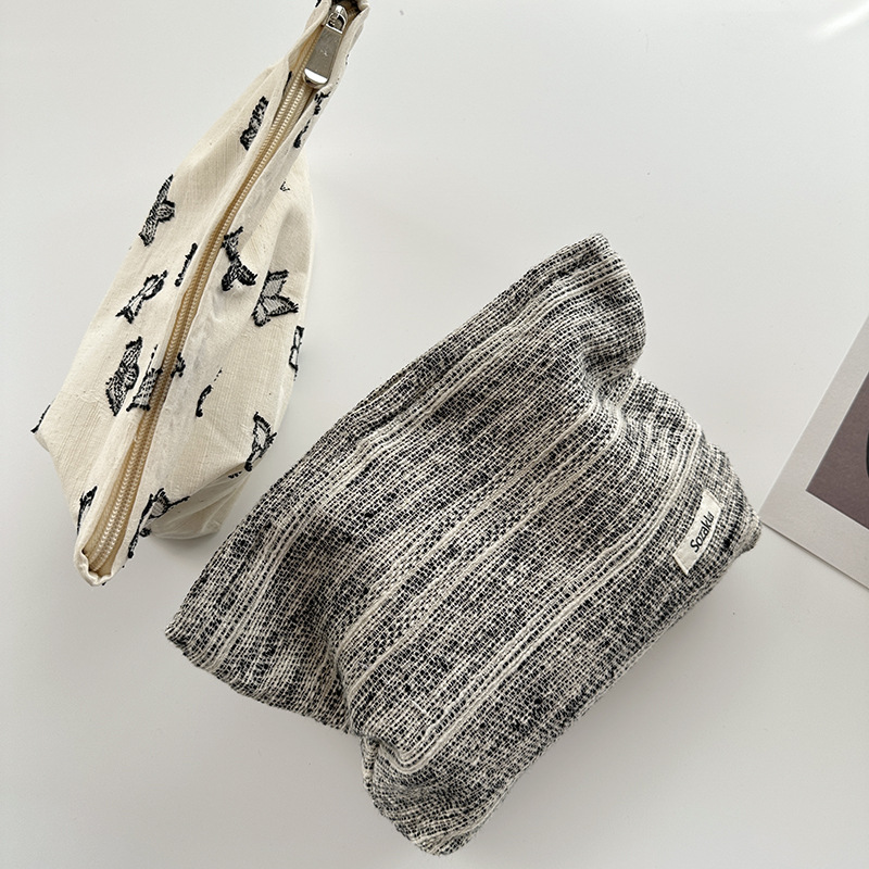 【 In Stock 】33192 Textured Butterfly large-capacity cosmetic bag, Jacquard striped fabric travel portable storage bag details Picture