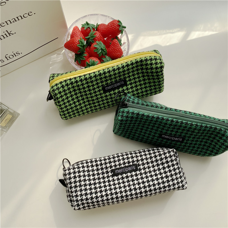 19171 Korean-style woolen checkered artistic pen case, ins Japanese-style storage and organization bag, canvas cosmetic bag, stationery bag Specification drawing