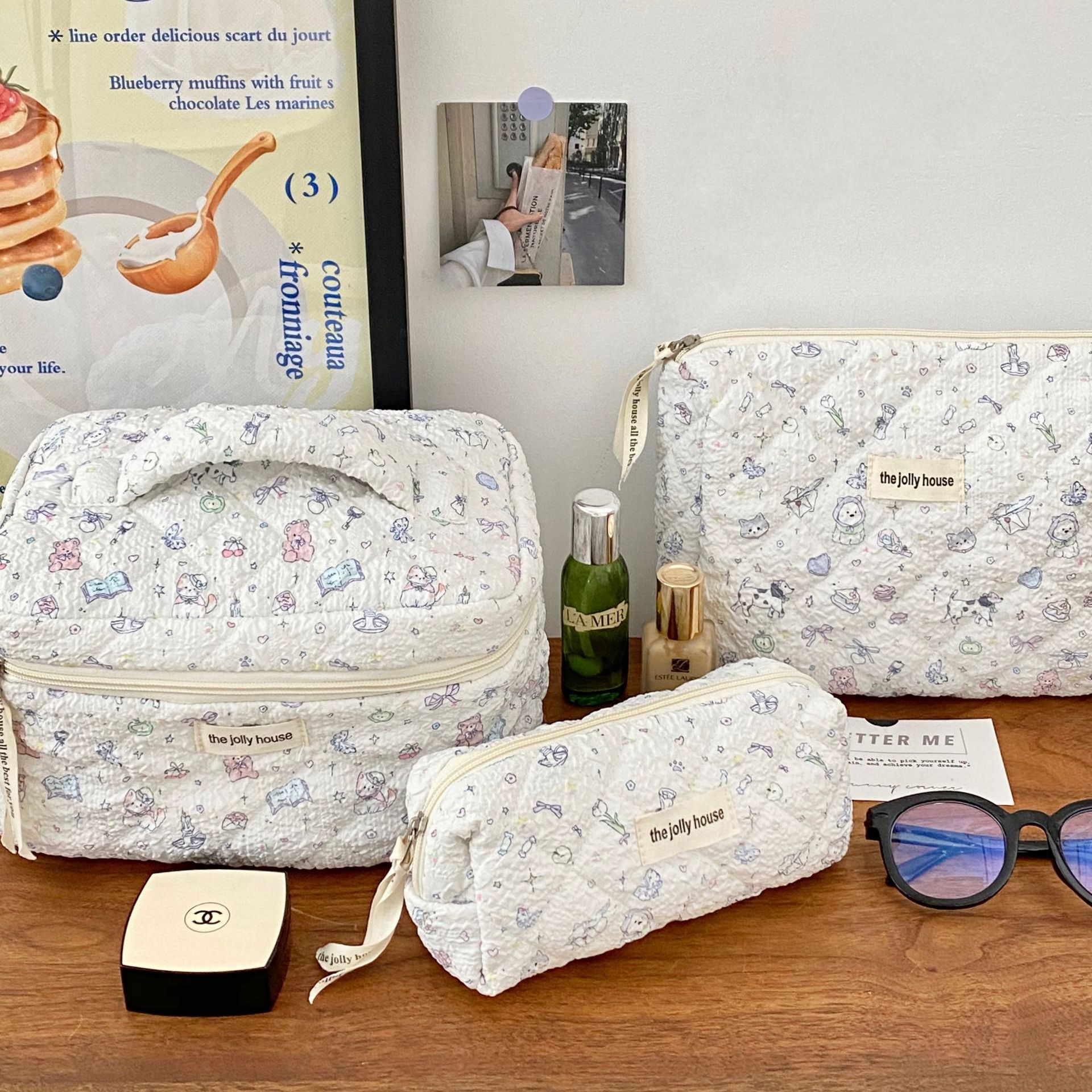 High-appearancy-level bubble foam makeup bag for women, ins portable large-capacity travel cosmetics hand-held toiletry bag full figure