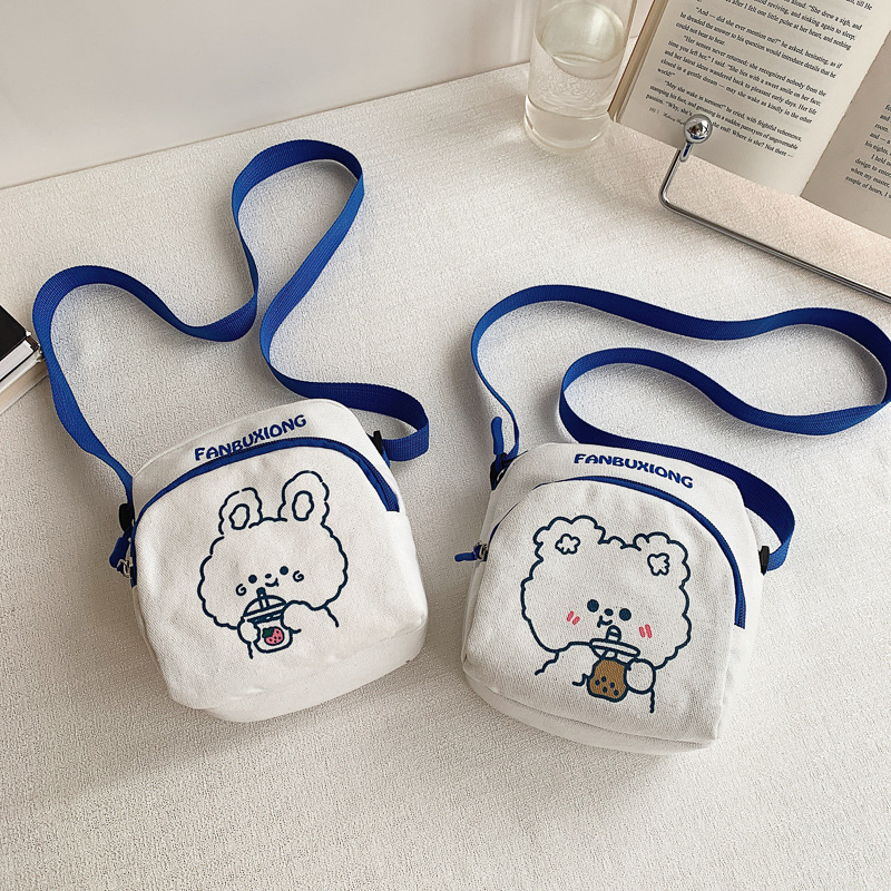 2024 New single-shoulder crossbody mobile phone pocket change canvas bag, fresh, sweet and cute, little bear and little rabbit mood niche bag Application Scenario
