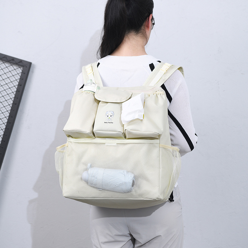 A new type of four-sided fixed large-capacity fashionable mom bag for taking kids out, a storage bag for mothers and babies Specification drawing