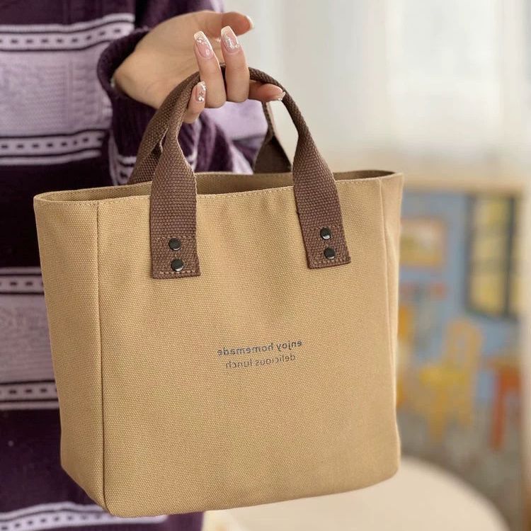 Lunch box bag, special bag, large-capacity letter single-shoulder handbag, niche design, retro and laid-back style handbag for going out full figure