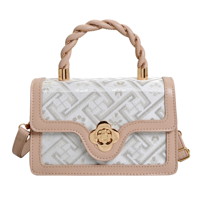 Korean style fresh 2025 Spring/Summer trendy and fashionable crossbody handbag for women, single-shoulder light luxury chanel-style bag full figure
