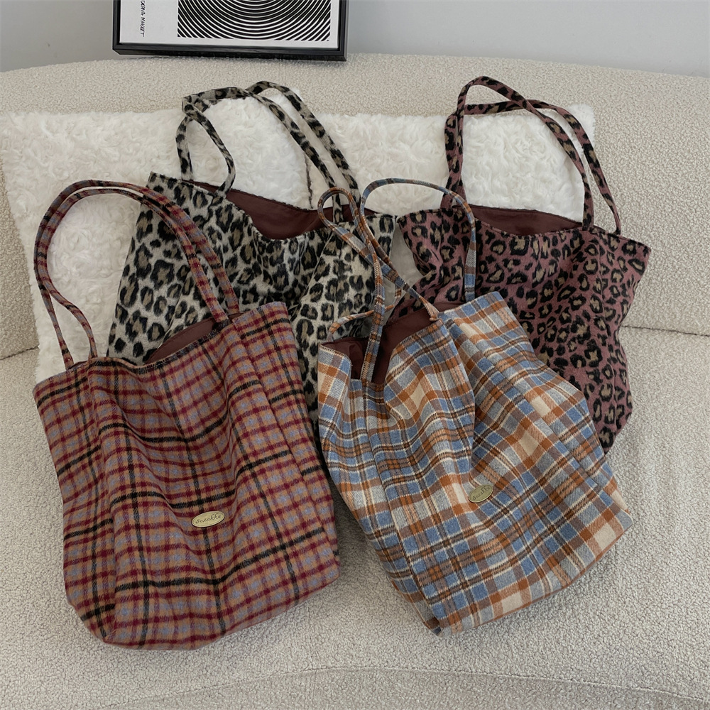 410271 Casual Bag for Women, 2024 New Style Fashionable woolen checkered single-shoulder bag, large capacity double-sided dual-purpose bag full figure