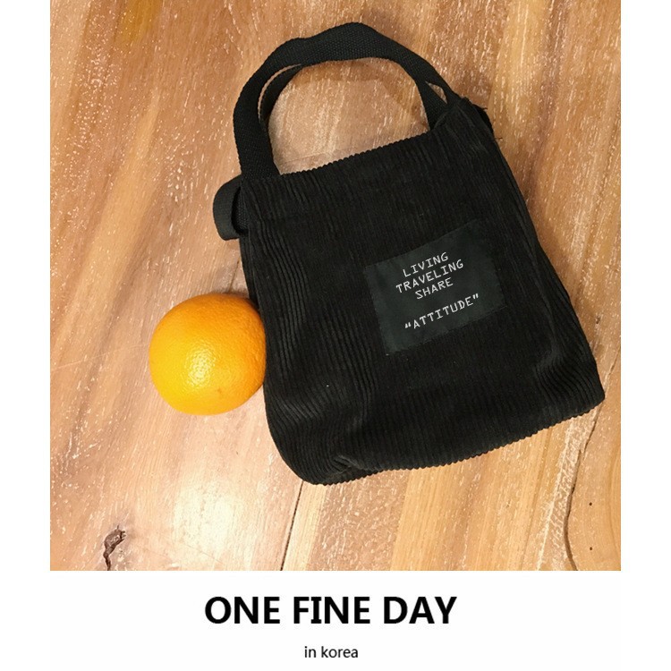 The GK7203ins mini bucket bag is simple, portable and fresh. It is a versatile single-shoulder, hand-carry crossbody bag for students Item Picture