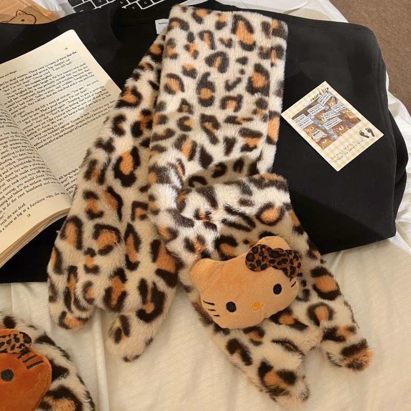 2024 New leopard-print cat neck scarf for women's winter student cycling, windproof, thickened and warm neck scarf for women Item Picture