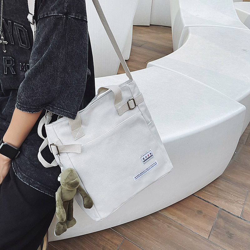 2022 New style canvas crossbody bag for men, simple, large-capacity student schoolbag, versatile Japanese-style single-shoulder handbag details Picture