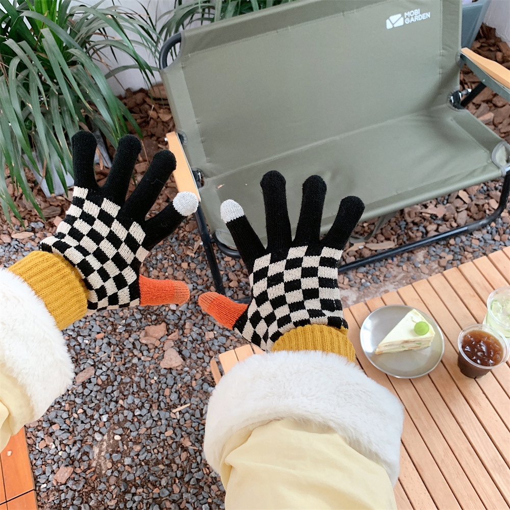 210171 Fashionable knitted warm gloves for women, winter Korean version checkerboard pattern, versatile touch screen, cycling full finger Item Picture
