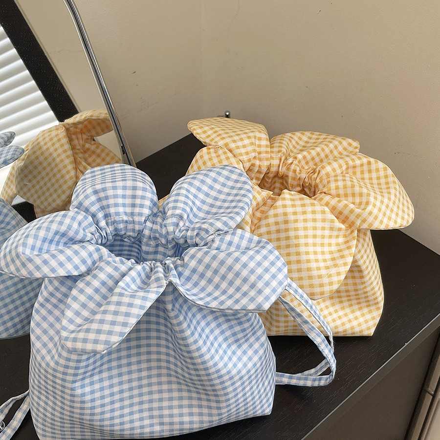 The 2025 summer new style cute crossbody small flower bag, fresh and clean mobile phone bag, simple, casual and fashionable commuting small square bag Specification drawing