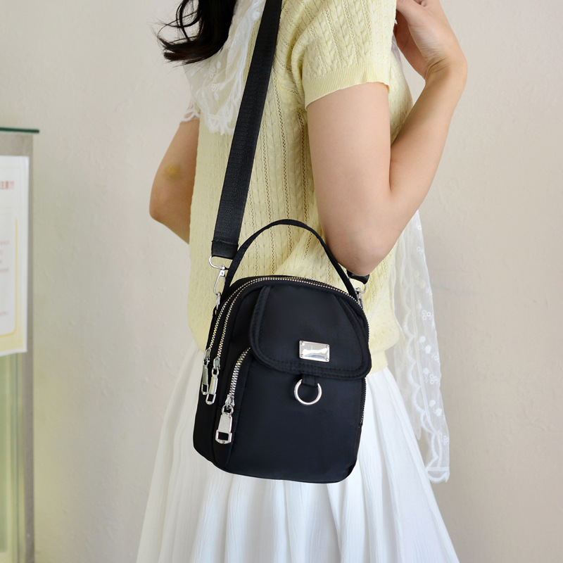 A new trendy and fashionable candy-colored single-shoulder crossbody bag with a high-end and simple Korean-style mobile phone bag for women Specification drawing