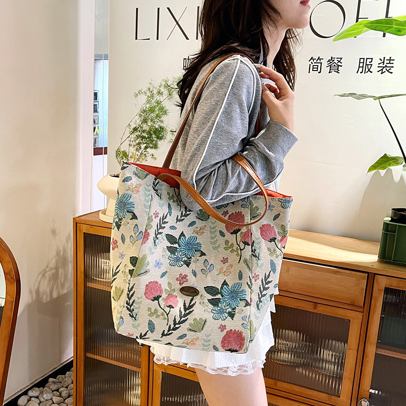 Fashionable ins large-capacity handbag, personalized printed thickened casual single-shoulder bag, commuting to work bento handbag Specification drawing