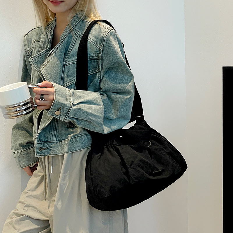 Colorful Fox's new Korean niche design hand-held shoulder crossbody women's bag is lightweight, casual and foldable details Picture
