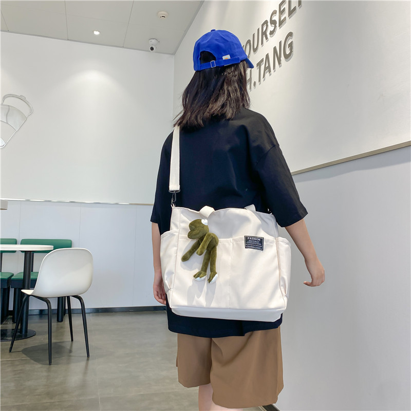Large-capacity bags, waterproof canvas bags for women, large crossbody bags for women, Korean-style casual college students, hand-held mommy bags for class details Picture
