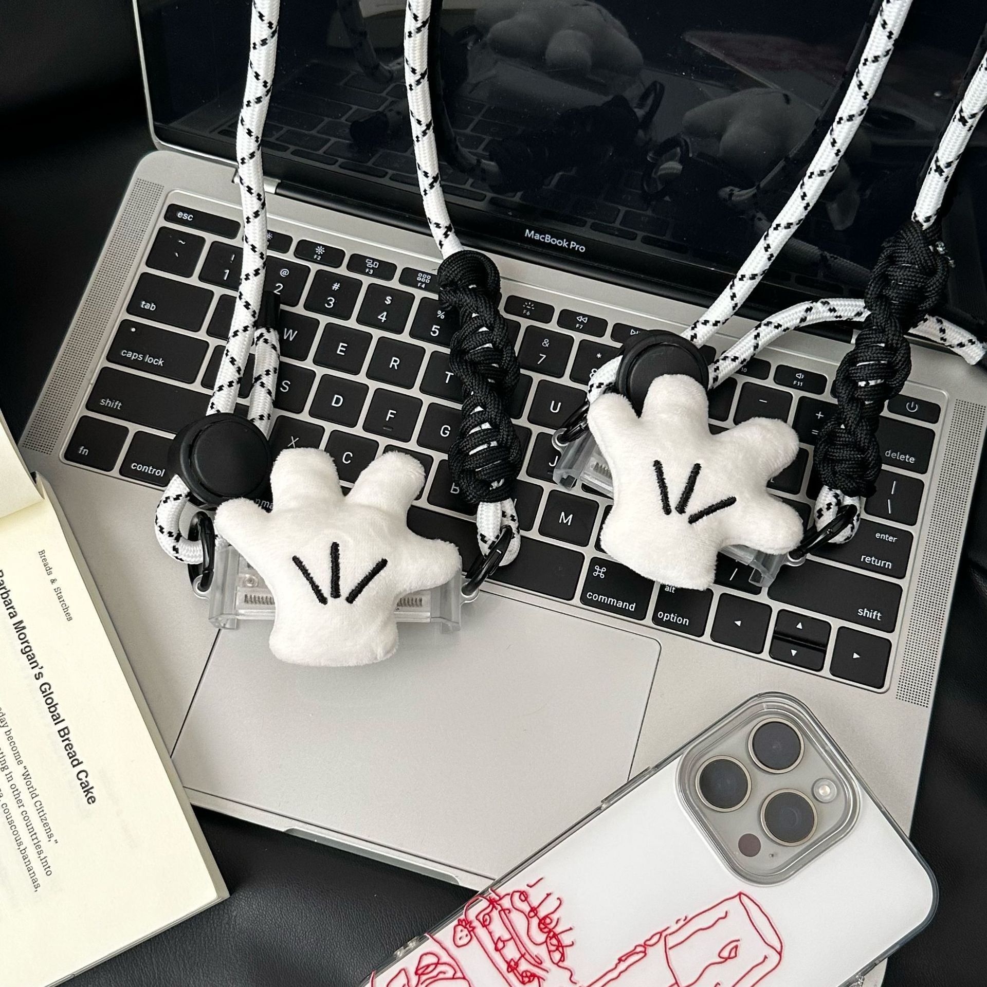 Creative Mickey Mouse palm phone back clip cartoon three-dimensional adjustable phone chain decoration portable phone holder lanyard Application Scenario