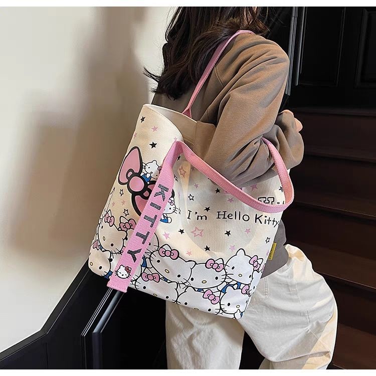KT Cat canvas bag, ladies' large capacity tote bag, HelloKitty cute bag, student shoulder bag, handbag Application Scenario