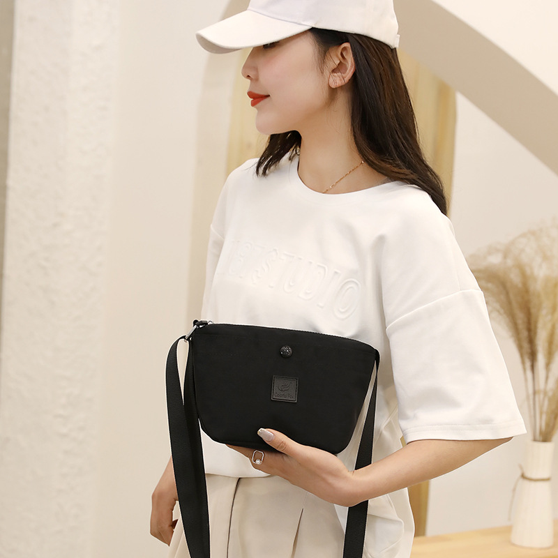 Colorful Fox's new fashionable and versatile women's single-shoulder bag, a simple crossbody backpack for work, and a waterproof nylon personalized bag Specification drawing