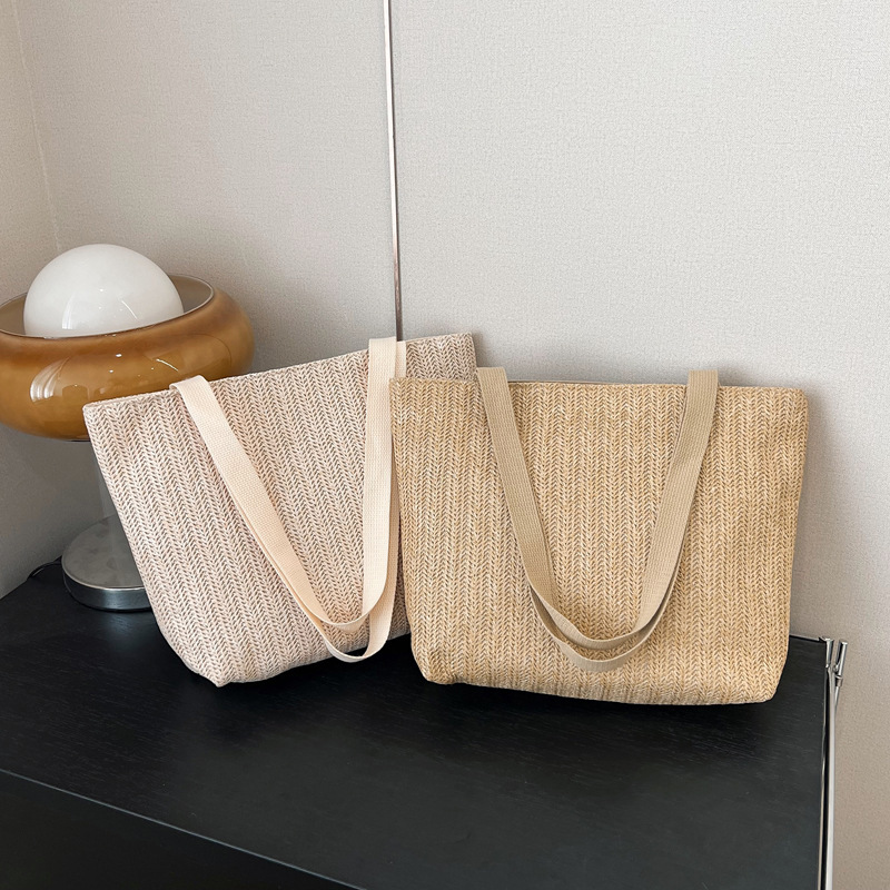 Wholesale of new spring trendy straw woven tote bags, large-capacity casual commuting women's underarm bags details Picture