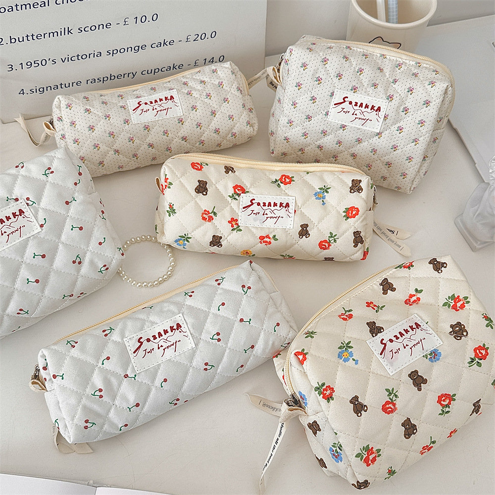 31291 Cute Floral Bear Makeup Bag for Women 2024 New Style Portable pen case Storage Bag Zipper Stationery bag full figure