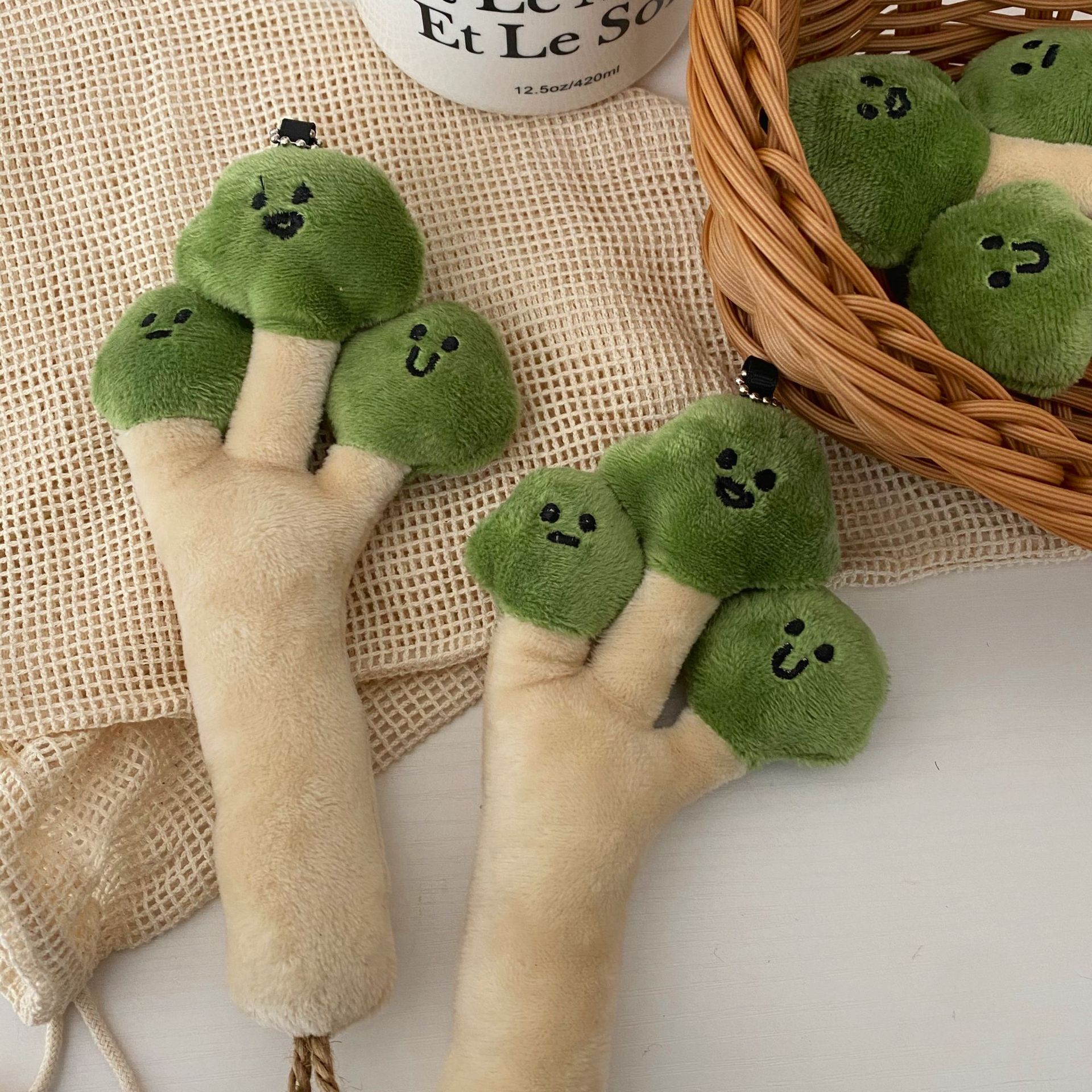 Coriander plush pendant, cute and creative keychain, funny backpack pendant, doll doll, bag pendant, gift for girls Specification drawing